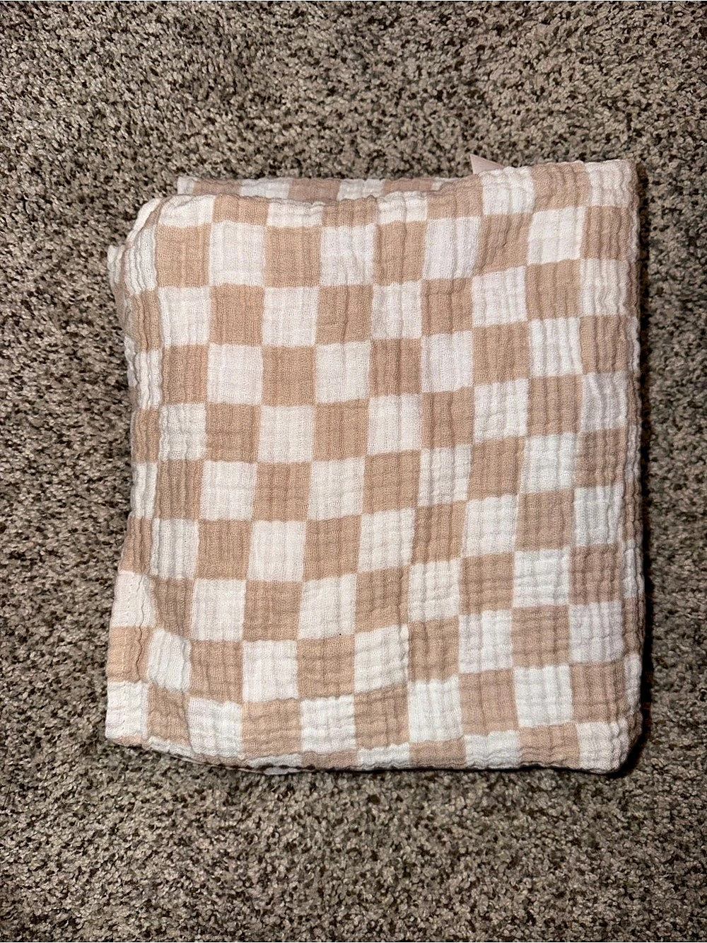 Itsy Ritzy Muslin Nursing Cover - Toast Checkerboard